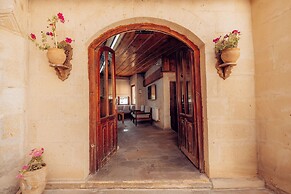 Melis Cave Hotel
