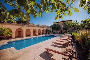 Melis Cave Hotel