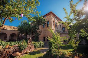 Melis Cave Hotel