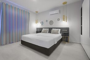 Twin Apart Hotel