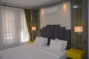 Twin Apart Hotel