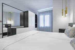 Twin Apart Hotel