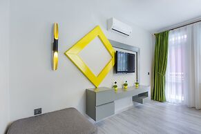 Twin Apart Hotel
