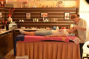Twin Apart Hotel