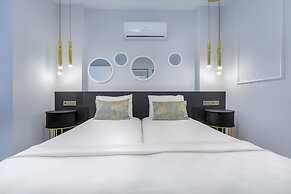Twin Apart Hotel