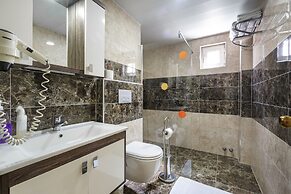 Twin Apart Hotel