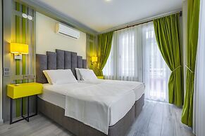 Twin Apart Hotel