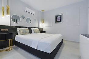 Twin Apart Hotel