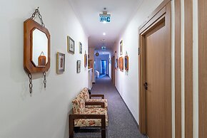 Gallion Hotel