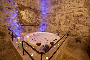 Sunak Cave Hotel