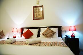 Moon Hills Hotel