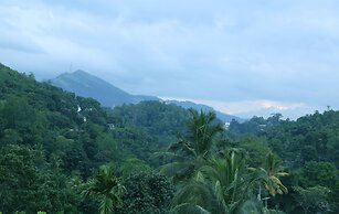 Moon Hills Hotel