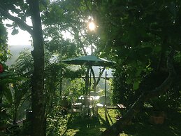 Moon Hills Hotel