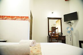 Moon Hills Hotel