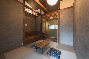 Traditional Apartment - Hostel