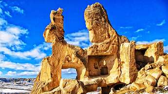 Bedrock Cave Hotel - Adults Only