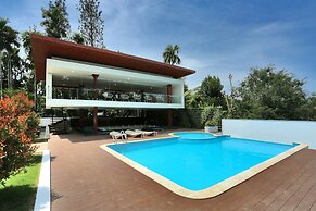 Le Villagio Resort & Domes