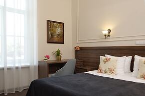 Golden Age Hotel