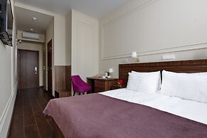 Golden Age Hotel