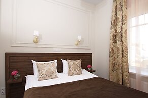 Golden Age Hotel