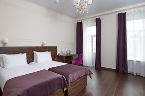 Golden Age Hotel