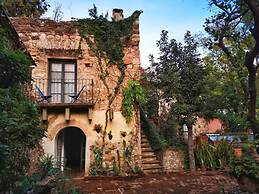 Casa de los Espíritus Alegres By Rotamundos