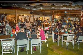 INFINITY Beach Club - Hostel