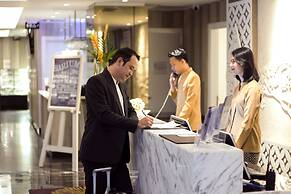 Platinum Adisucipto Hotel & Conference