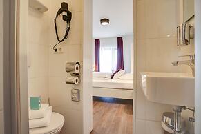 Hotel West
