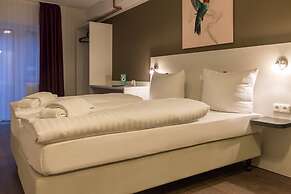 Hotel West
