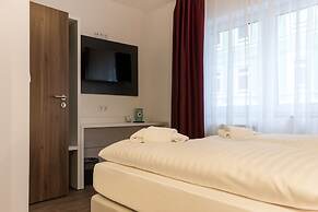 Hotel West