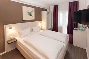 Hotel West