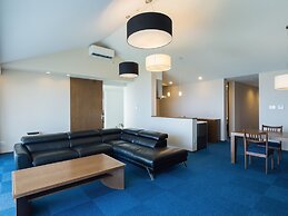Condominium T-Room