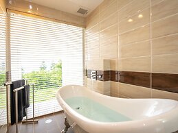 Condominium T-Room