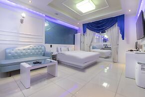 Dom Hotel