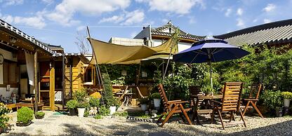 Hohomom Guesthouse