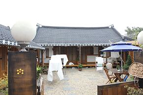 Hohomom Guesthouse