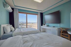 Elmar Condotel