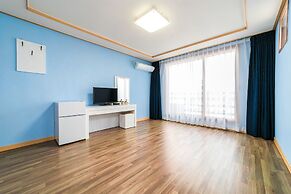 Elmar Condotel
