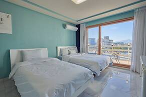 Elmar Condotel