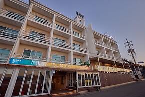 Elmar Condotel