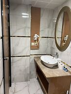 Serenity Suit Hotel