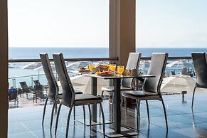 La Luna Hotel