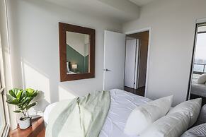 QuickStay - Luxury on Bay St. (Yonge & College)