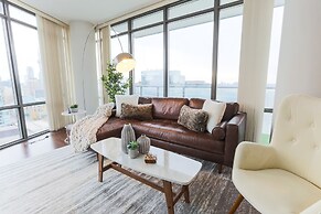 QuickStay - Luxury on Bay St. (Yonge & College)