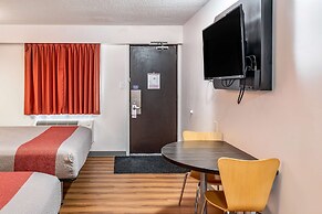 Motel 6 Fort Nelson, BC