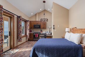 Baycrest Lodge