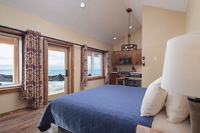 Baycrest Lodge