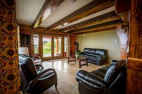 Baycrest Lodge