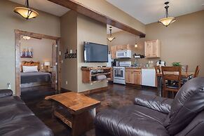 Baycrest Lodge